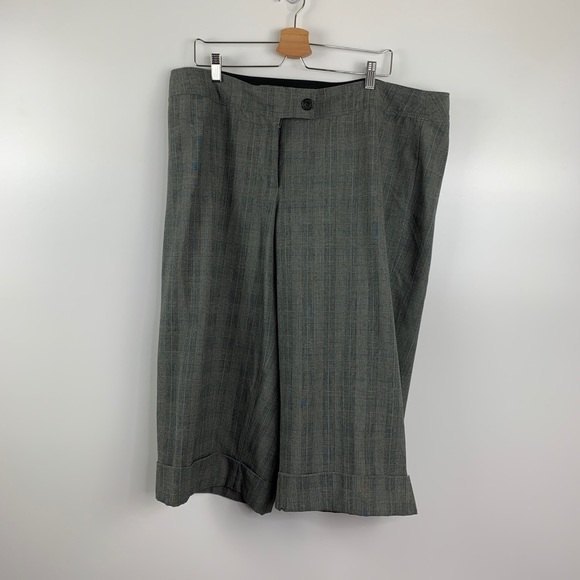Modern Fit, Plaid Cuff Capri women's short. size 20 stretch - Picture 1 of 8